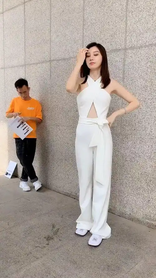 小伙子你也太坏了张芮尔(九点半直播) 眼镜哥阿海