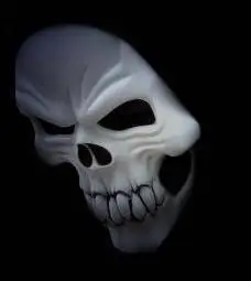 寻找一个恐怖qq头像 类似咒怨那样的半边脸,但是是 披头散发的一个