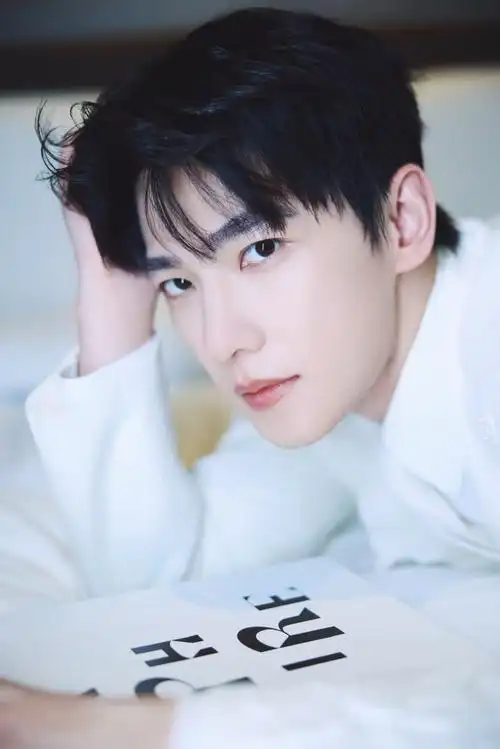 杨洋3d印花白西装#  我的意思是伟大的脸和伟大的照片可以多拍多发