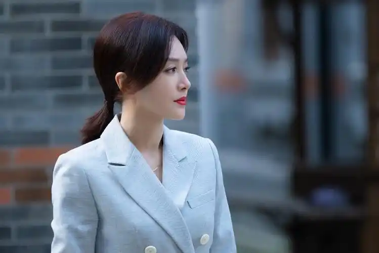 秦岚《怪你过分美丽》网友大呼"黑莲花"女主太过瘾