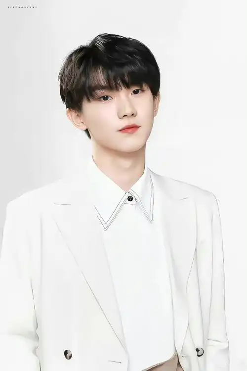 我们的歌马嘉祺白西装造型##我们的歌第四季开播##时代少年团 三灾痧