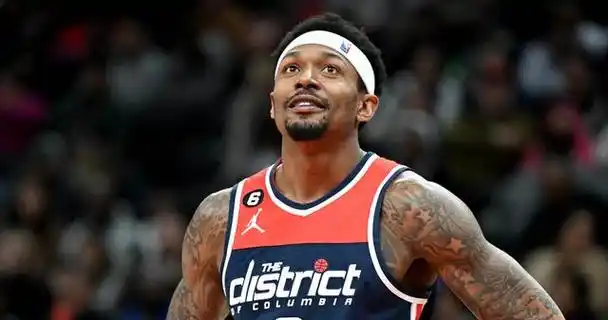 探讨交易明星后卫布拉德利·比尔的可能性