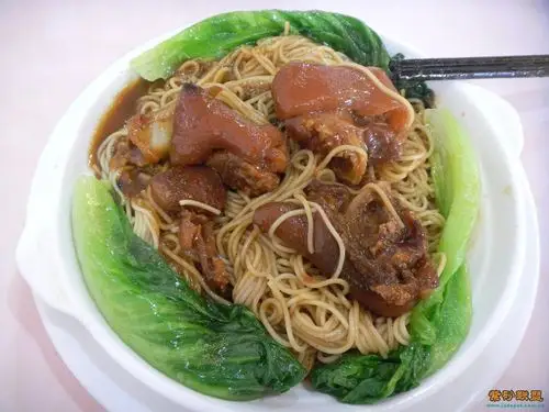 夜宵-------粤式猪手捞面