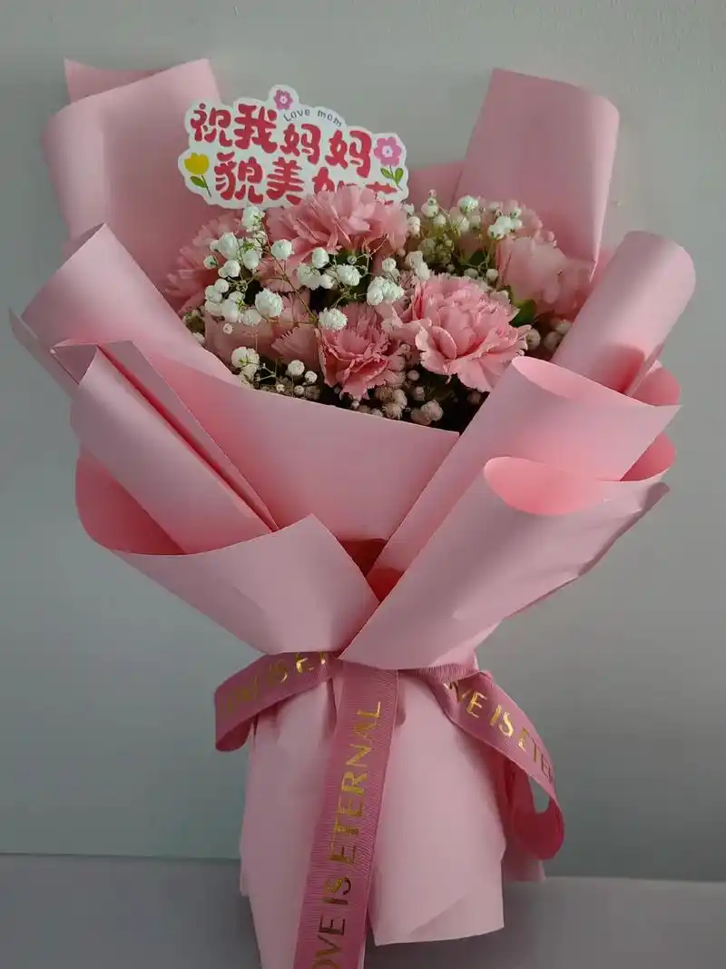 望着女儿送的康乃馨,我想问问妈妈,天堂里可有母亲节?时光荏苒