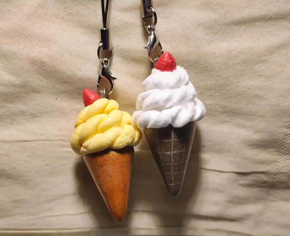 挂坠合集～#闺蜜礼物 #可爱萌物 #手工制作 #超轻粘土 # - 抖音