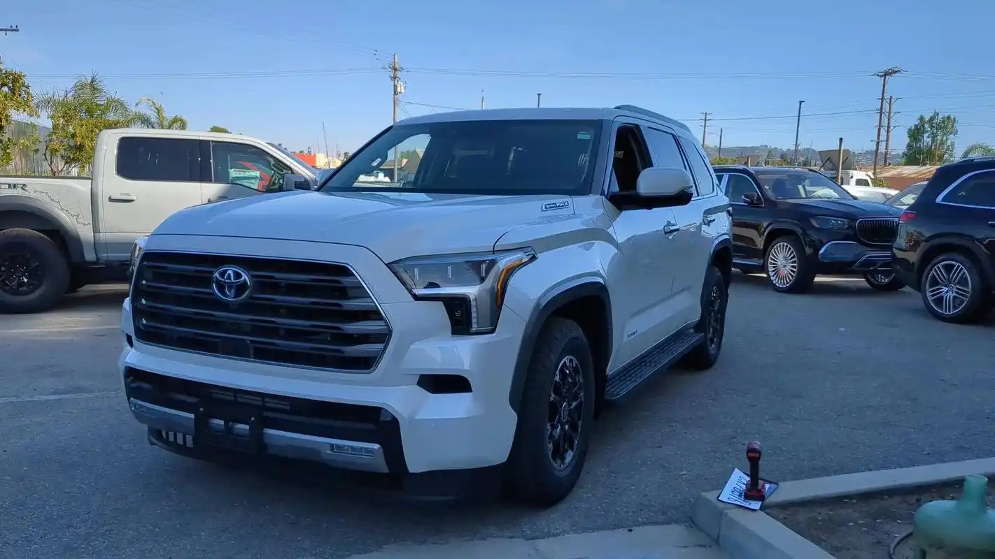 23款丰田红杉4驱ltd越野