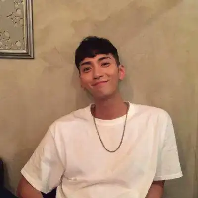 男生头像成熟稳重真实_www.qqtu8.com