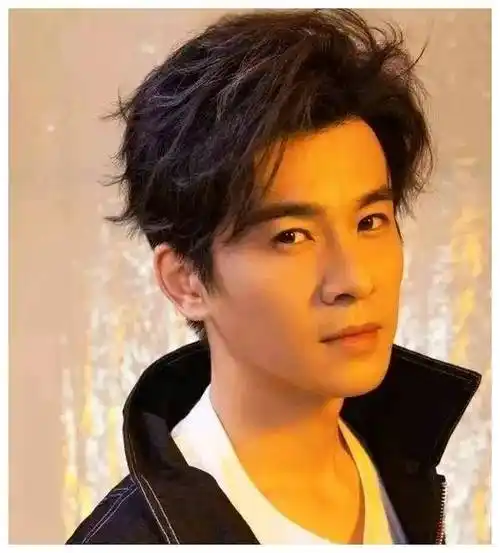 乔振宇,天涯四美之一,妩媚中的不老男神!_王倩一_角色_事业