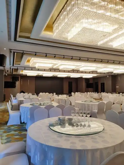 好喜欢这样的宴会厅!简直不要太漂亮了!