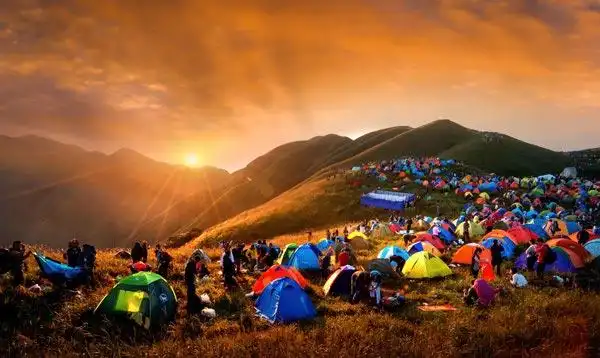 第七届萍乡武功山国际帐篷节开幕海内外驴友聚集