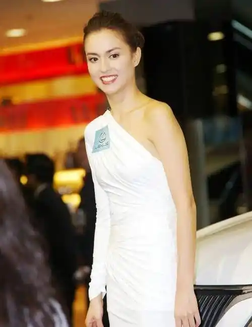 拿到5亿分手费,37岁的她如今怎样了_刘碧丽_周焯华_英国