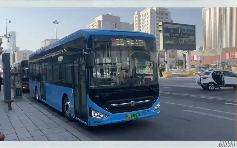 徐州公交11路中通新车出站实录