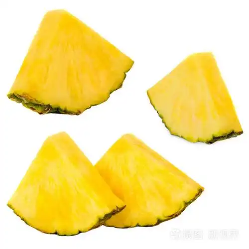 菠萝在白色背景下分离的水果.新鲜菠萝特写