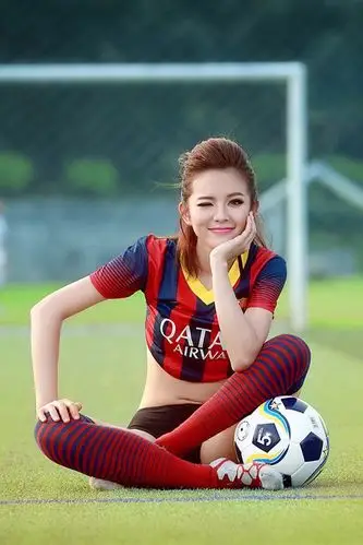 性感足球宝贝超甜性感身材