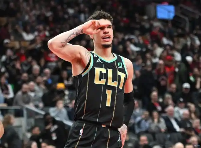 黄蜂赢球才能留住自己三球当然喜欢这里但我也说不准未来