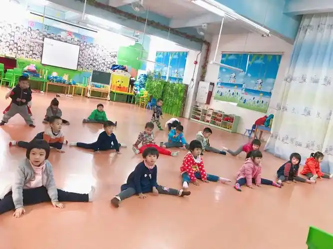 大龙街沙涌幼儿园小班舞蹈班