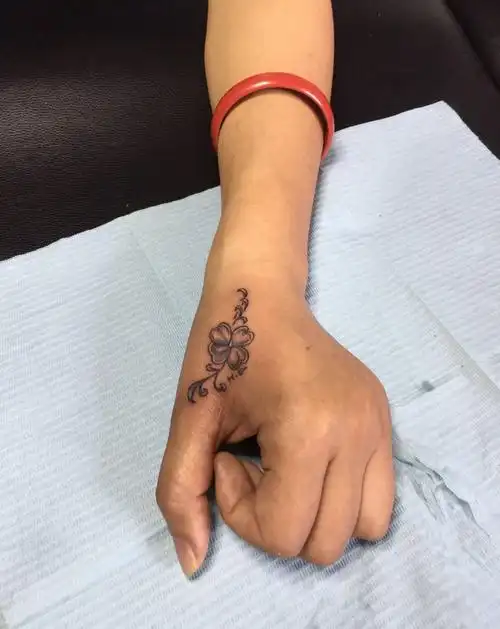 虎口小纹身纹身图片