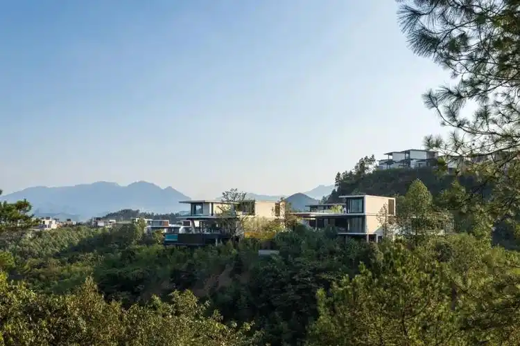 绿城·安吉桃花源·未来山Ⅱ / 易兰规划设计院