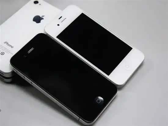 吹毛求疵看差别iphone4和4s外观对比