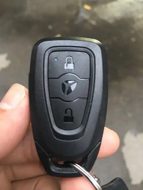 雅迪电动车的遥控使用方法