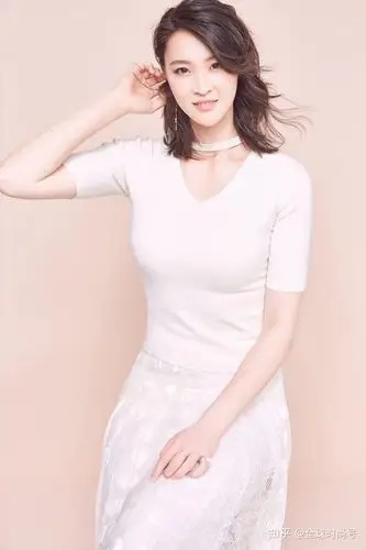 惠若琪穿黑色礼服好惊艳镂空风格秀运动身材化妆后真美