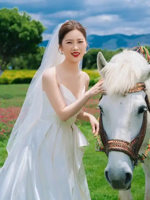 最美马场婚纱照