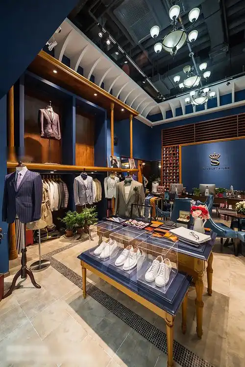 麦梯定制服装男装西装店无锡华莱坞门店装修