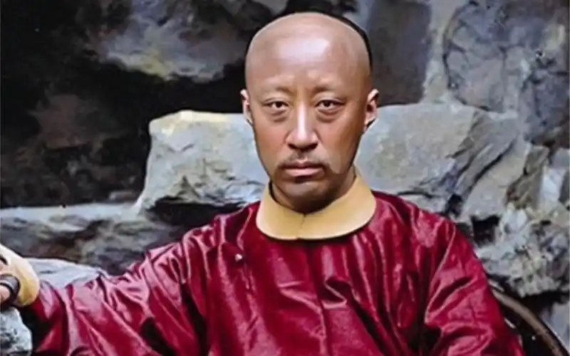 恭亲王奕䜣还是很有能力的,可惜当时清朝早已日落西山,就算多尔衮在世