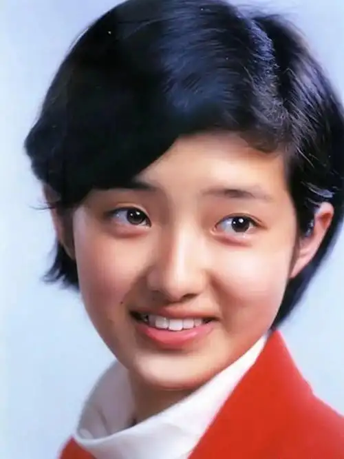 山口百惠形象朴实象邻家女孩