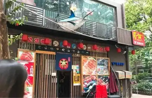 体育西旁的美食街!人均最低5元,间间火爆!仲去天河城同正佳?