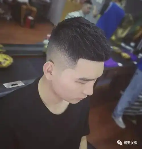 男生剪露额短发"显成熟"?试试这几款,剪完真的太帅了!