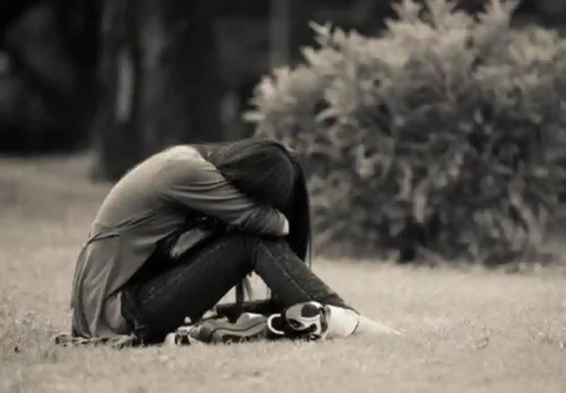 然而,我们需要认识到,人大代表代表的并不是所有人民的权利,而是代表