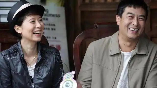 李念凭海藻一角成热议话题,张嘉译演渣男却得观众喜欢,来看蜗居