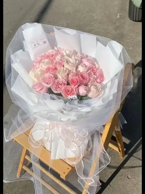 33支混色粉玫瑰花束