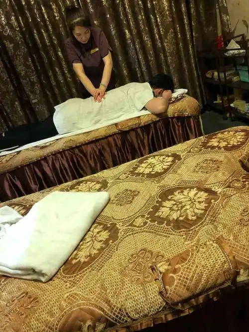 打分 160 /人 足浴家全身按摩,全程约90分钟,手法一般般.服务态度很好