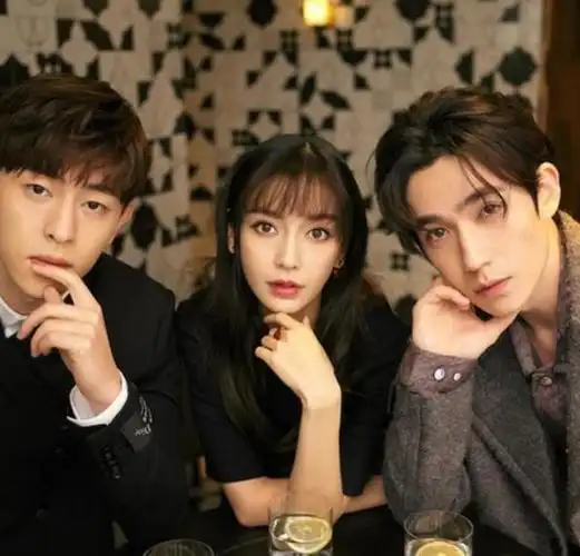 《我的真朋友》《蜜汁炖鱿鱼》播出时间撞车,朱一龙杨紫怎么选?