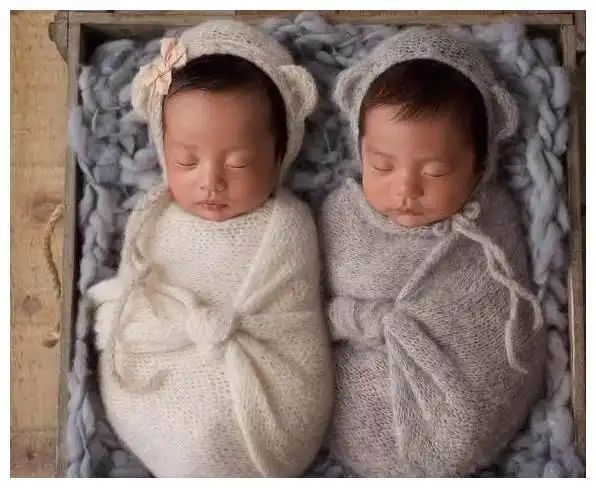 谢娜怀双胞胎?从张雨绮到梁洛施 娱乐圈的双胞胎萌娃真不少!