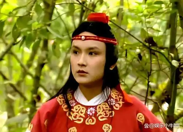 欧阳奋强,一位曾在演艺道路上坎坷前行的演员.