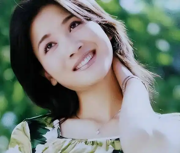 潘雨辰,那个曾被万众瞩目的女演员,却在夜深人静时面对孤独.