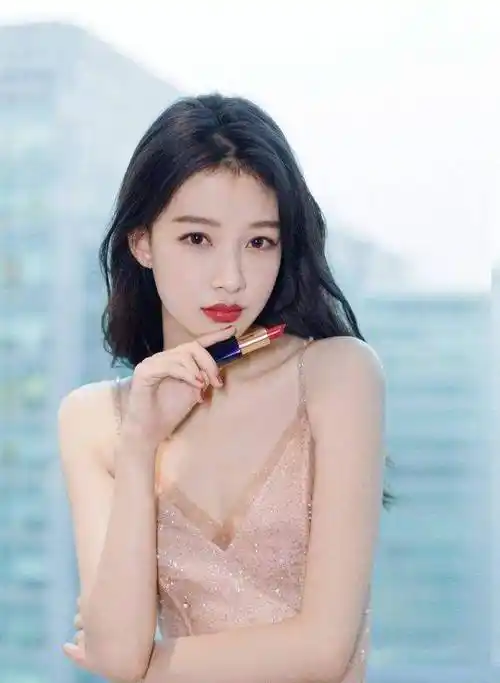 原创5位女星的最美唇形孙怡花瓣唇杨颖微笑唇而她让人着迷