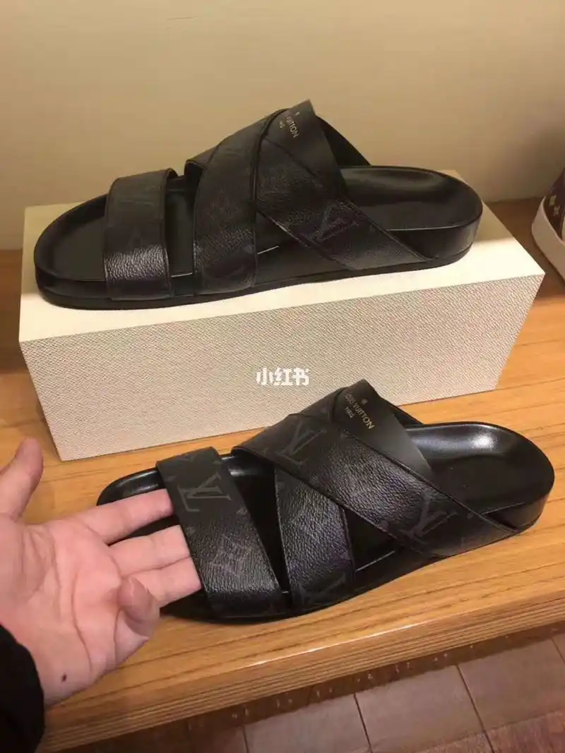 lv路易威登男士凉鞋拖鞋 这个时候就该准备夏天的东西啦,拖鞋最适合