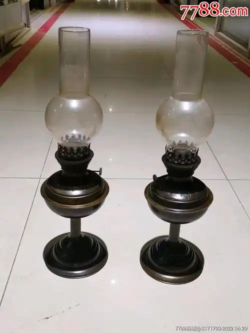 造型精美,个头超大,底座全铜的,有一支玻璃灯罩底_价格2800元_第1张