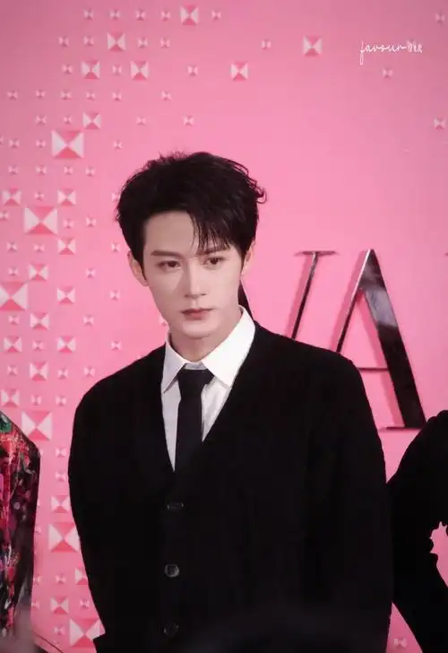 mic檀健次jc-t#檀健次华伦天奴美妆品牌彩妆大使#tjc#檀健次华伦天奴