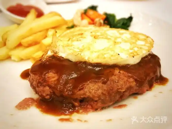 莫斯科餐厅牛肉饼煎蛋套餐图片 - 第4张