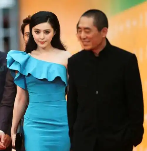 范冰冰请冯小刚吃饭,聪明的人都是和成功的人在一起