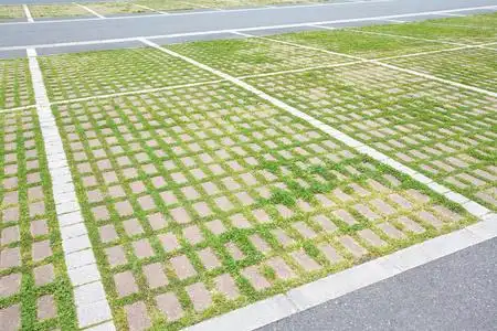 户外停车场照片