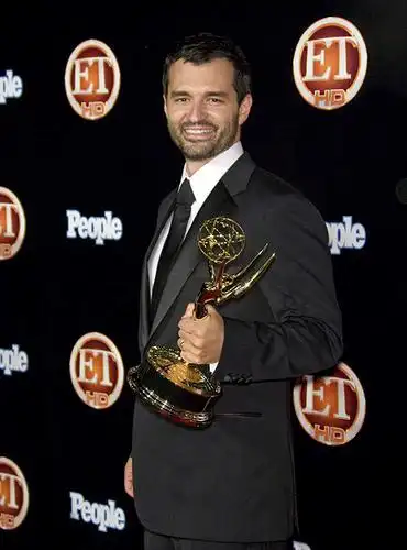 格雷格·艾坦尼斯 greg yaitanes的图片