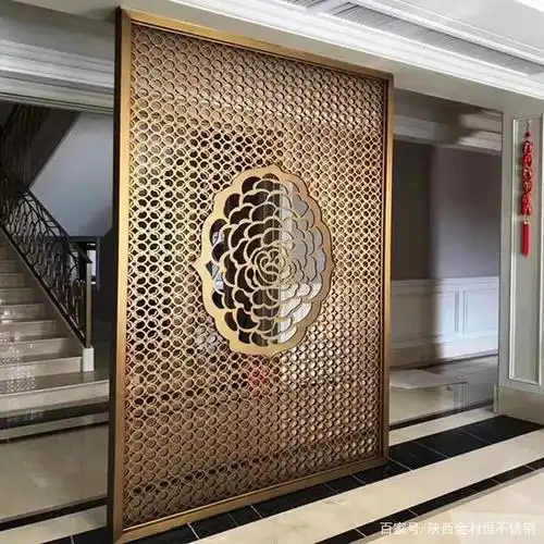 影壁,也称照壁,古称萧墙,是北方四合院大门内外不可缺少的装饰墙,主要