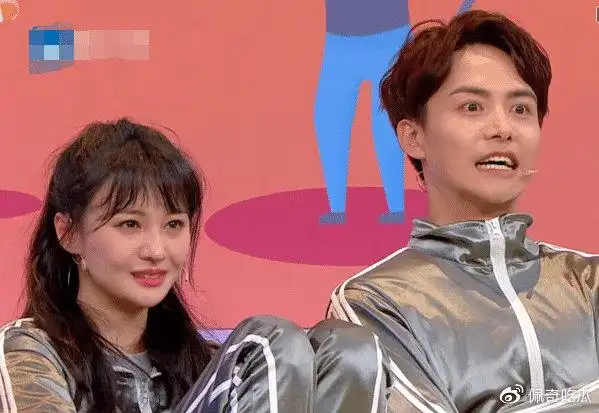 郑爽和马天宇啥情况别人都避嫌他俩却恨不得坐对方腿上怪不得分手