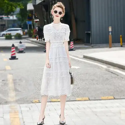 夏天显女装蕾丝白色镂空收腰裙子仙女新款夏季连衣裙